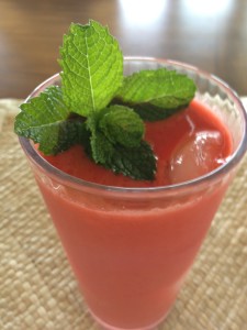 refreshing raspberry smoothie